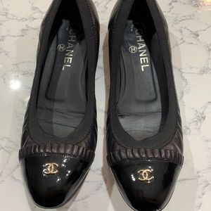 CHANEL G26480 CAP TOE BLACK BALLET FLAT 37EU